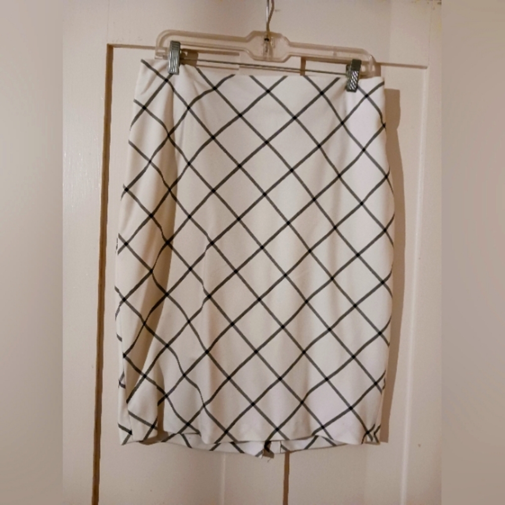 The Limited Pencil Skirt